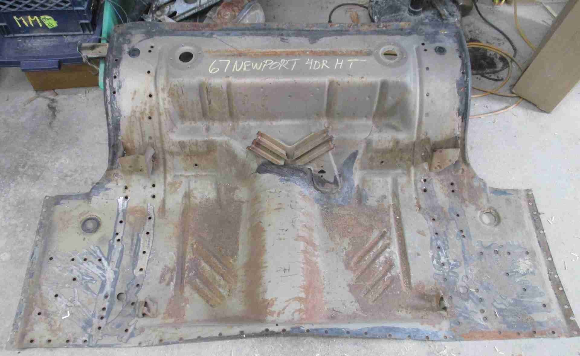 1967 Newport Over Axle Pan